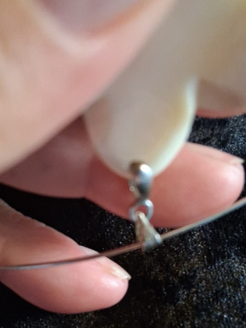 Mother of Pearl Soft Off White Flower Pendant 18k Gp Necklace. 18 In Round - Picture 2 of 8